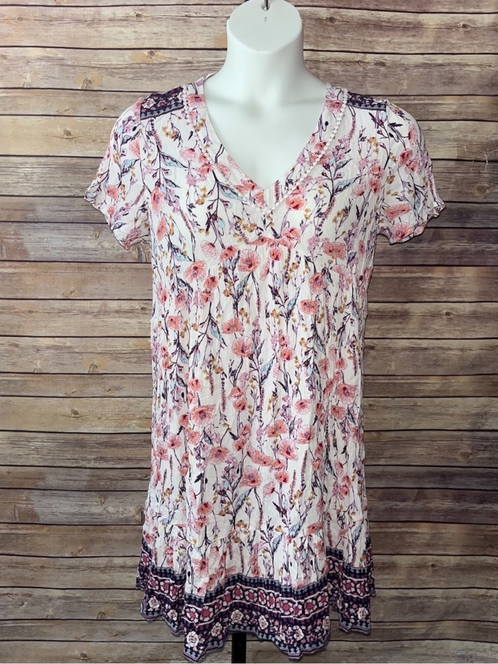 Knox Rose Cream Floral V-Neck Short Sleeve Tunic Dress - Size Medium